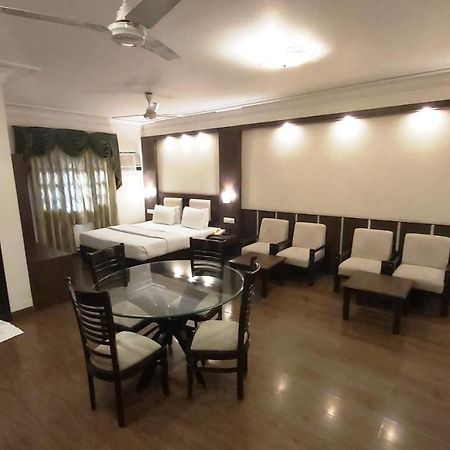 דהראדון Hotel Shiva Residency מראה חיצוני תמונה